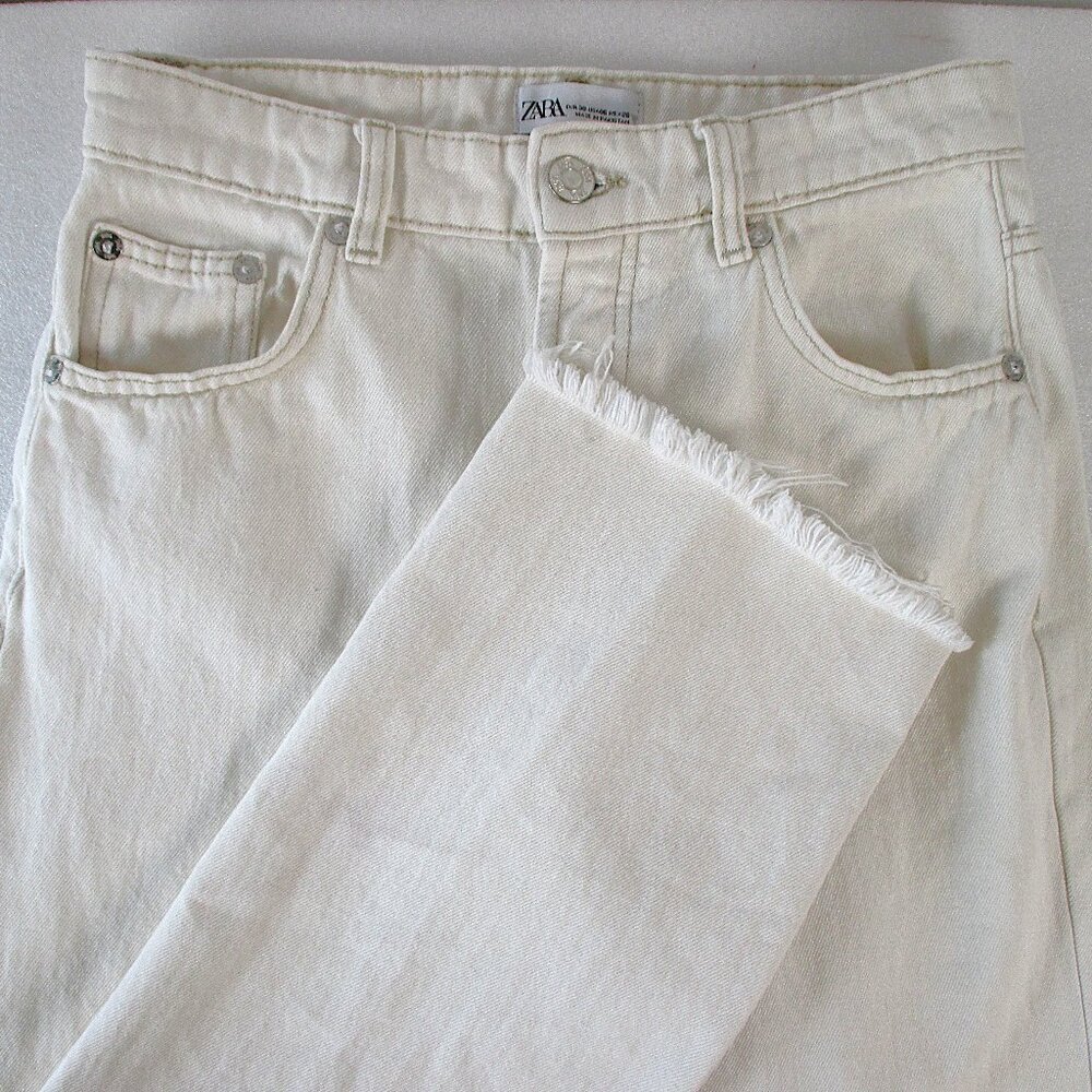 ZARA ECRU STRAIGHT LEG JEANS🌷